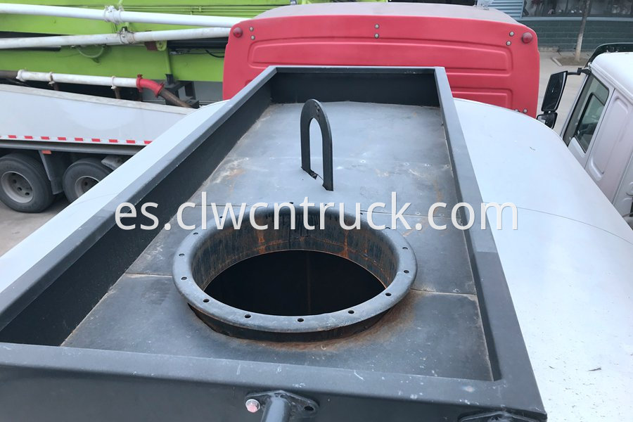 Chip Sealing Tank Truck 7